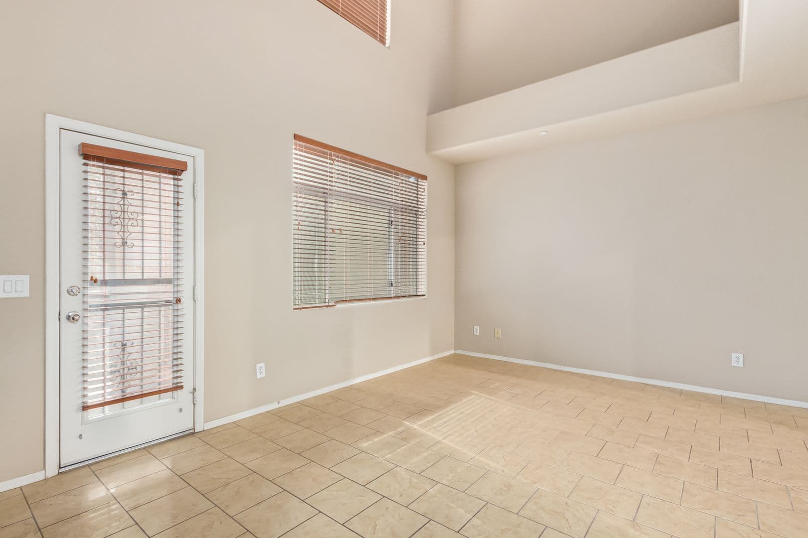 Chandler Apartment: 900 S 94th St