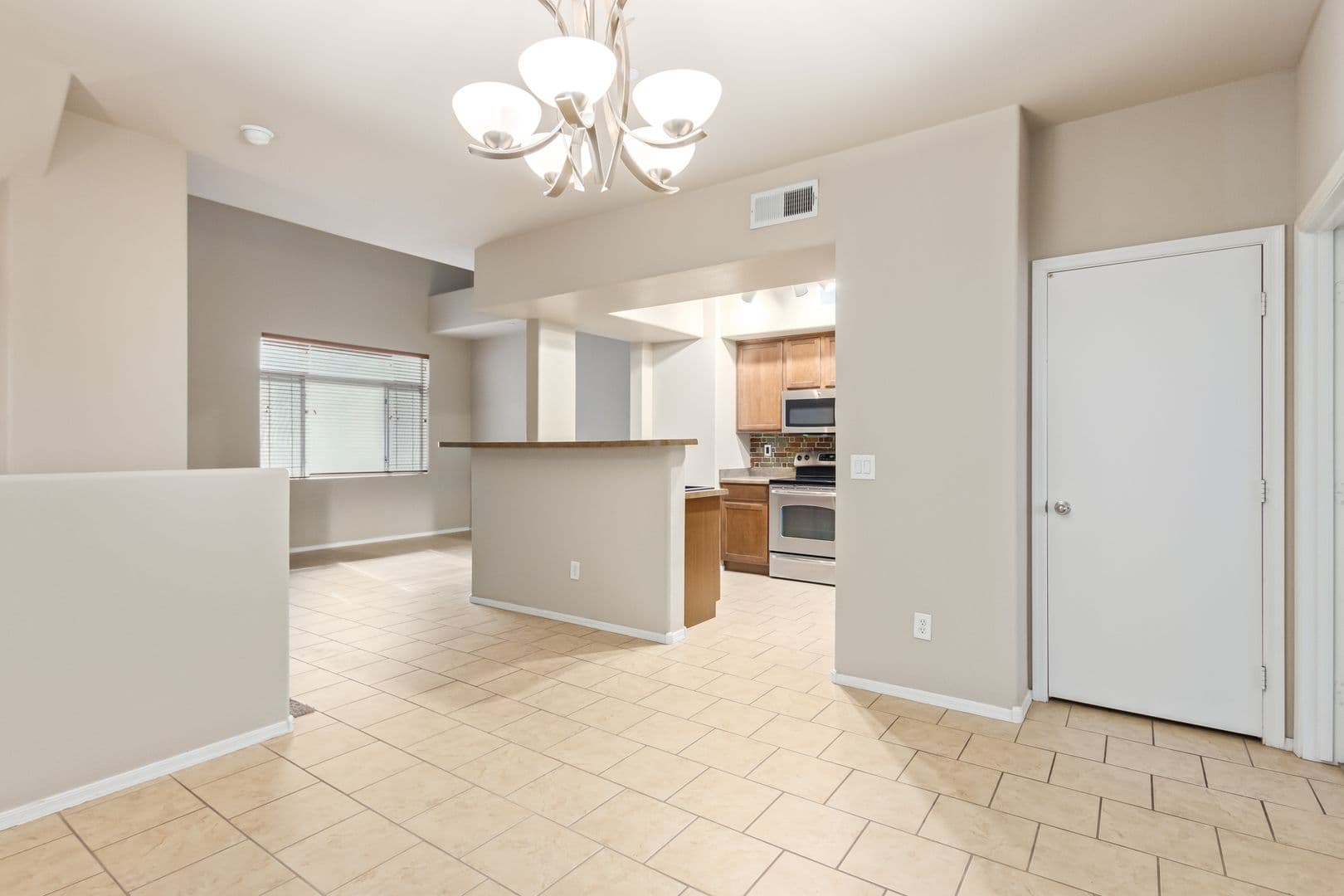 Chandler Apartment: 900 S 94th St