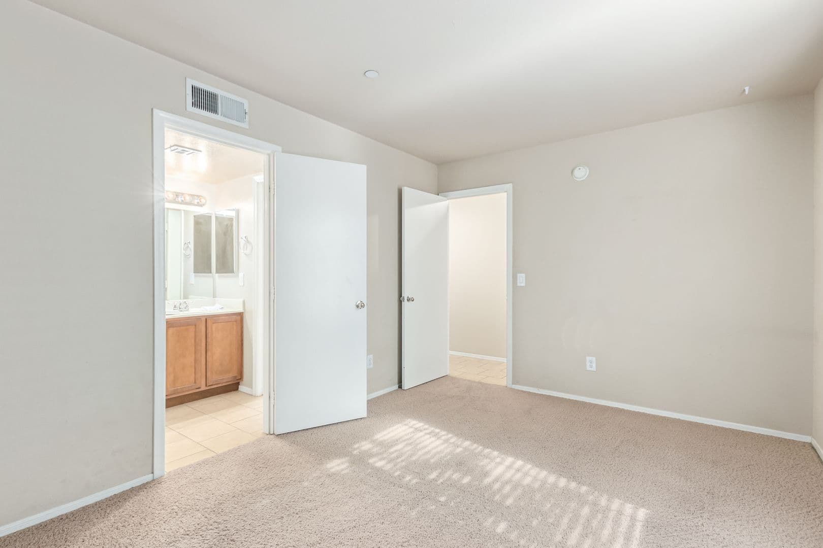 Chandler Apartment: 900 S 94th St
