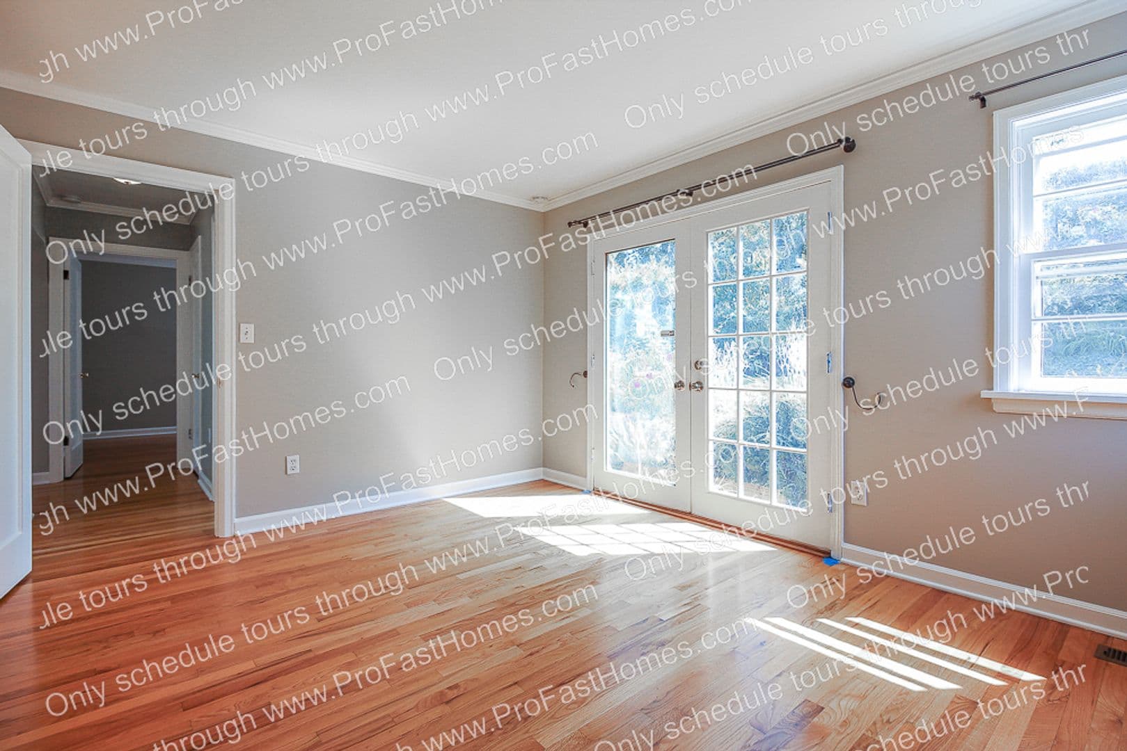 Portland House: 616 SW Moss St