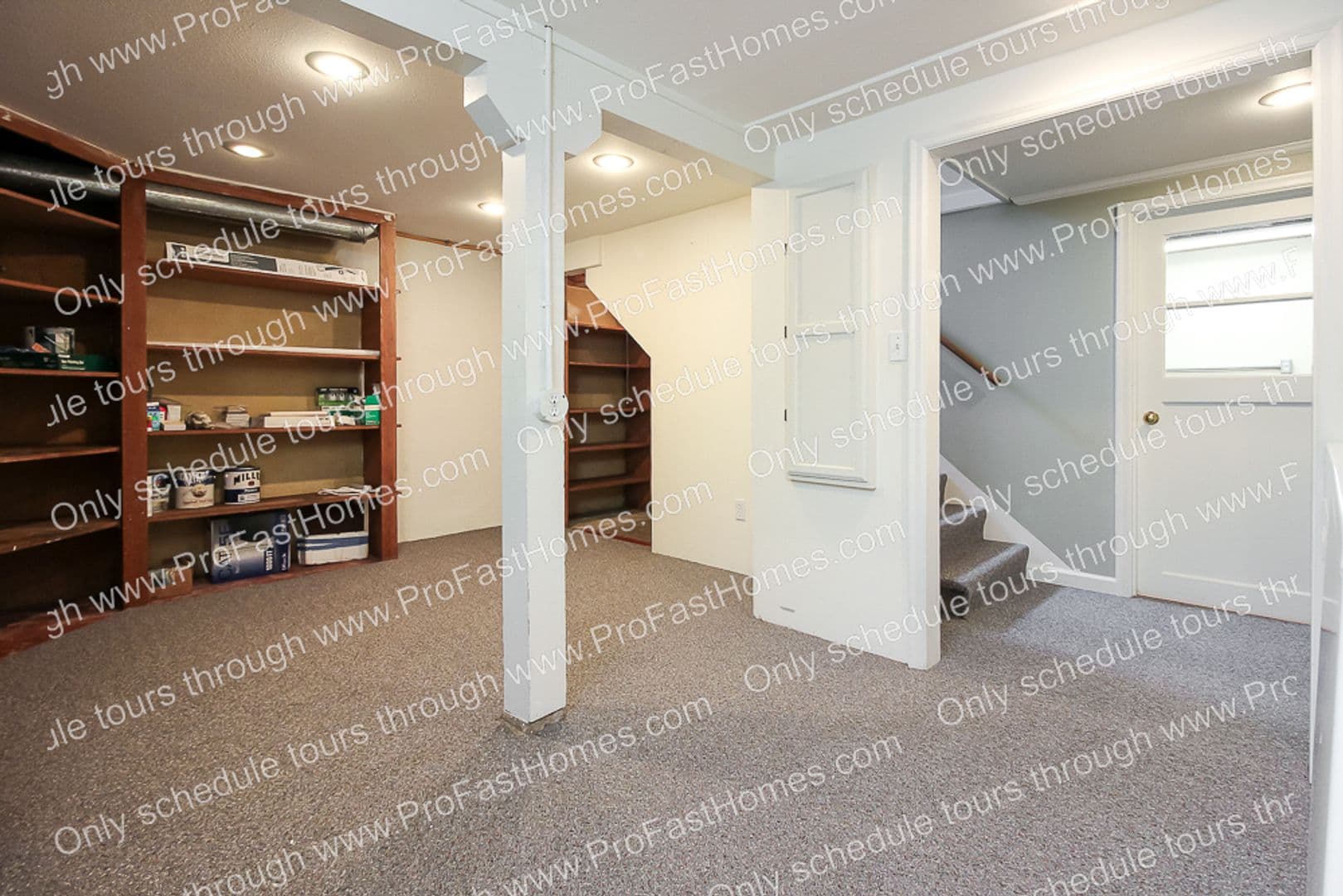 Portland House: 616 SW Moss St