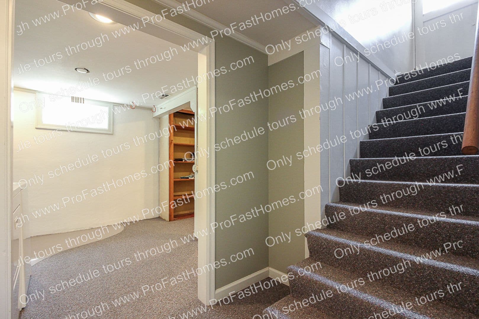 Portland House: 616 SW Moss St