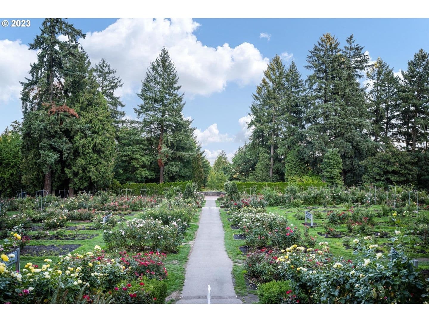 Portland Apartment: 2351 NW Westover Rd - Unit 404