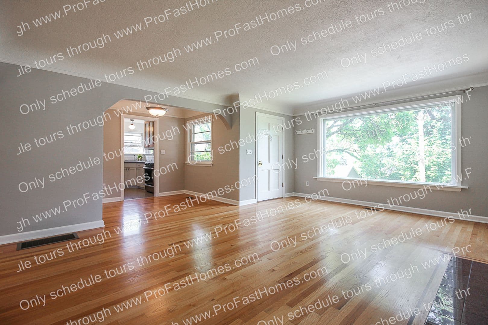 Portland House: 616 SW Moss St