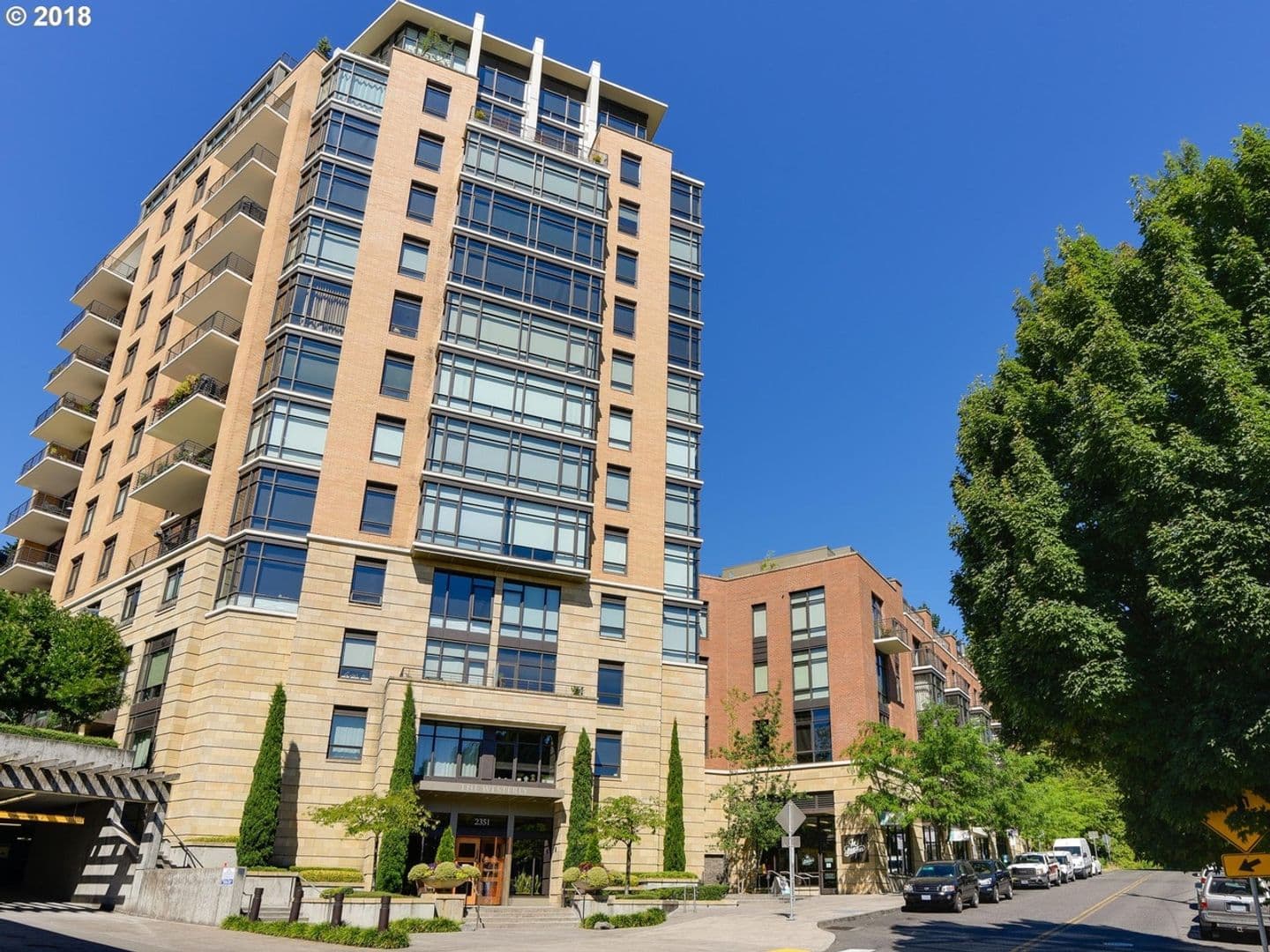 Portland Apartment: 2351 NW Westover Rd - Unit 404