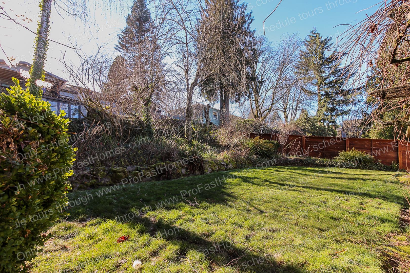 Portland House: 616 SW Moss St
