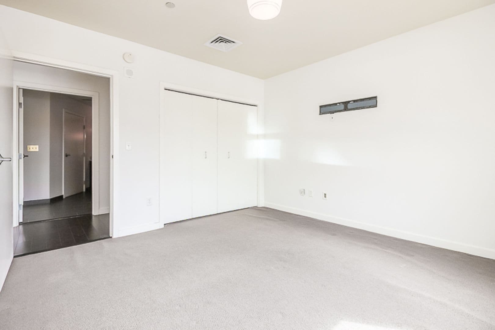 Portland Apartment: 2351 NW Westover Rd - Unit 404