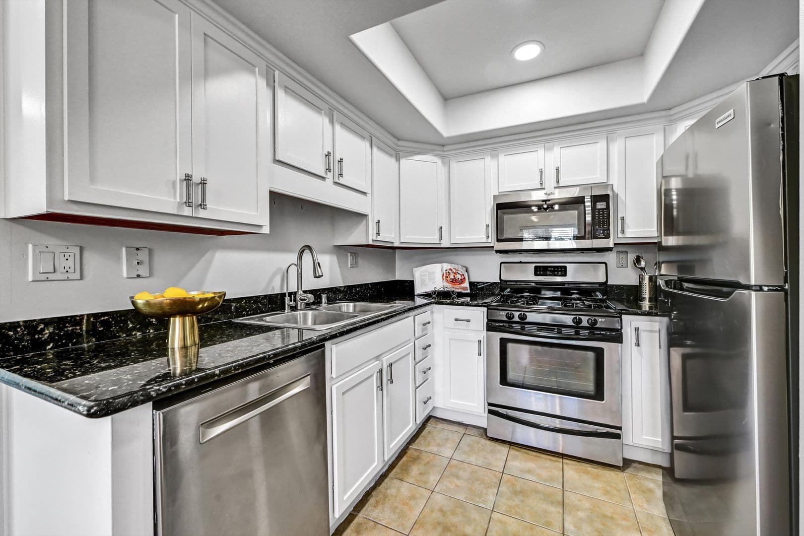 Oceanside Condo: 100 Sea Cliff Way #106