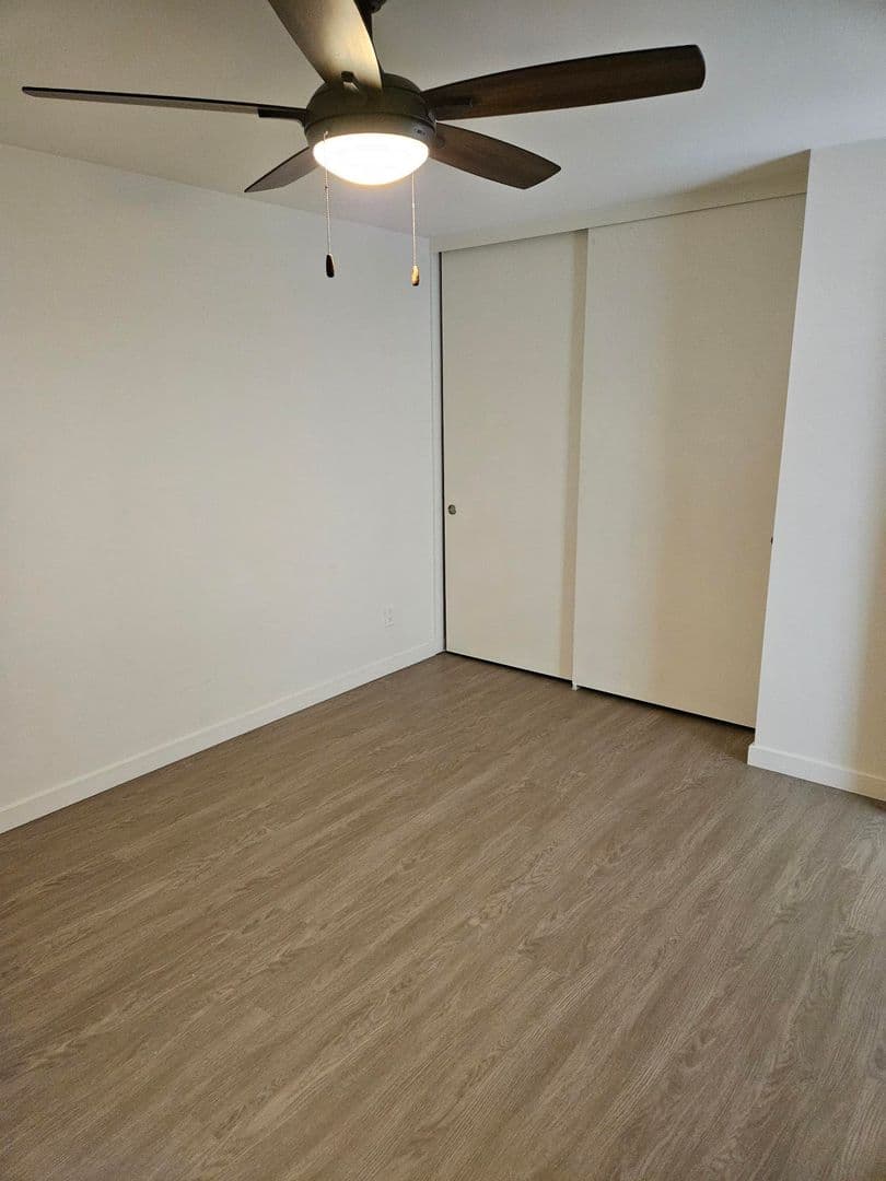Del Mar Apartment: 615 Stratford Court