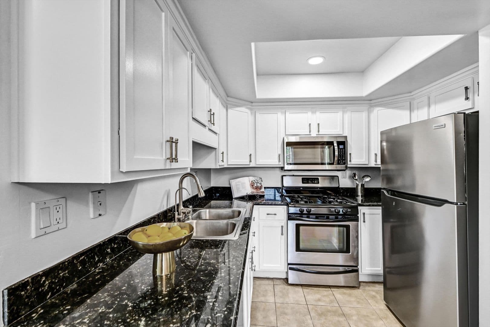 Oceanside Condo: 100 Sea Cliff Way #106