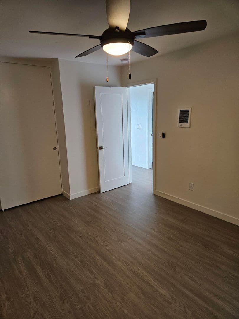 Del Mar Apartment: 615 Stratford Court