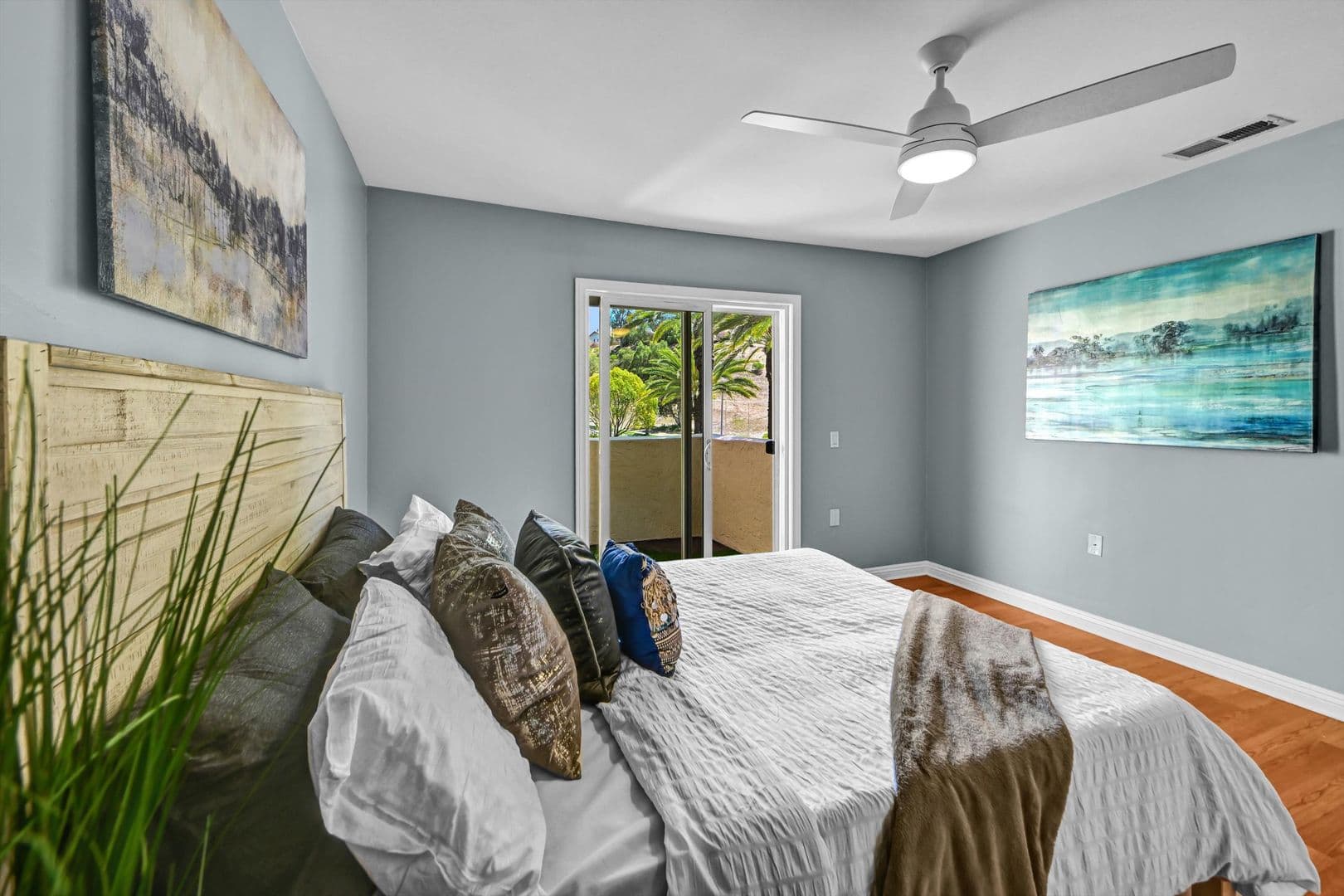 Oceanside Condo: 100 Sea Cliff Way #106