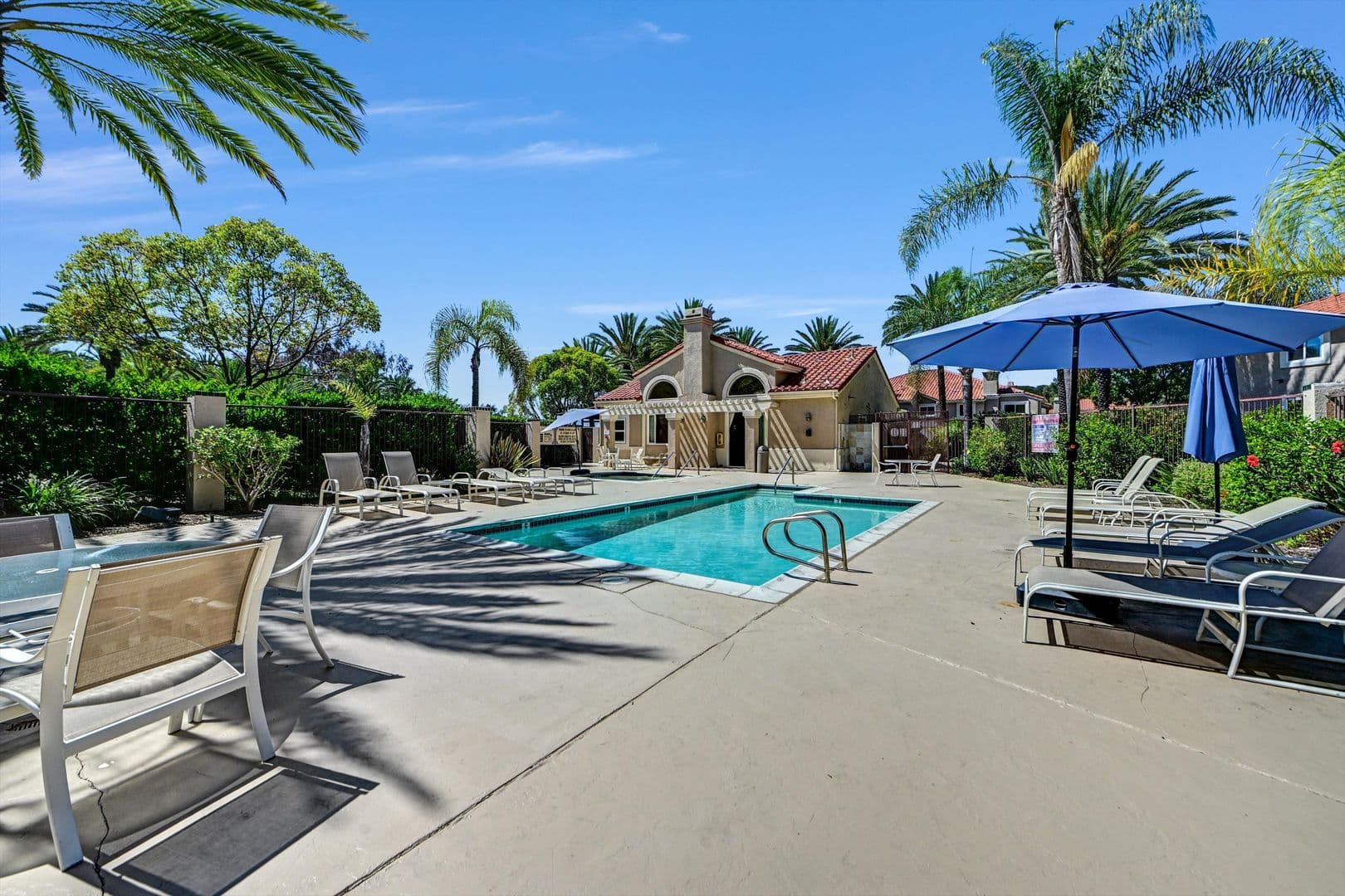 Oceanside Condo: 100 Sea Cliff Way #106