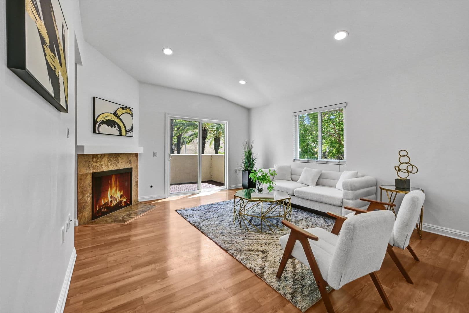 Oceanside Condo: 100 Sea Cliff Way #106