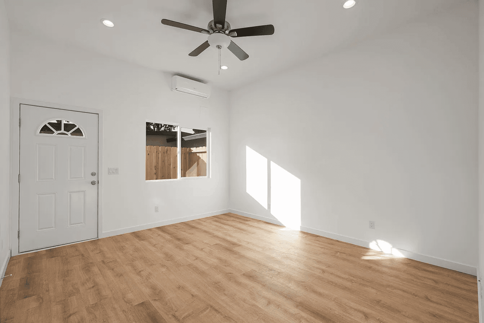 San Diego Apartment: 4161 Clairemont Mesa Blvd