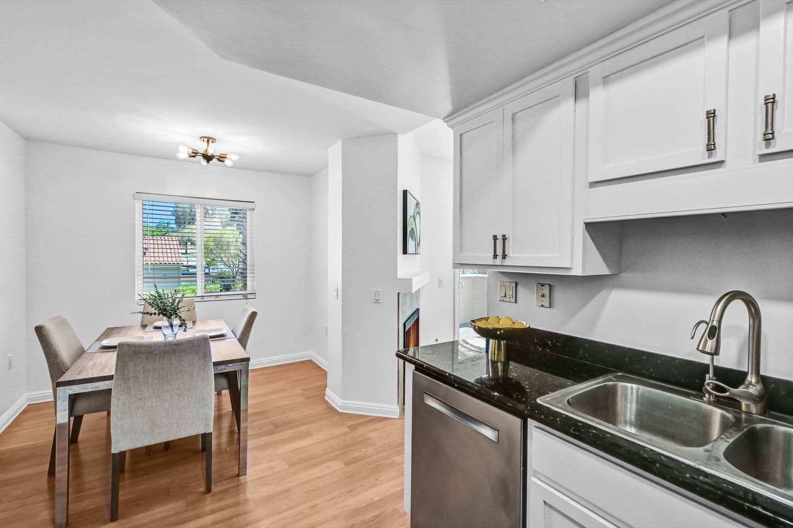 Oceanside Condo: 100 Sea Cliff Way #106