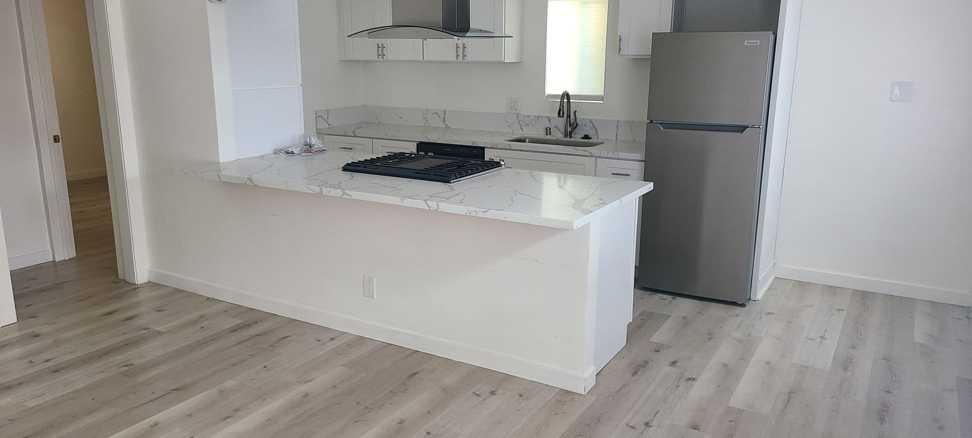 Oceanside Apartment: 410 Grant Street