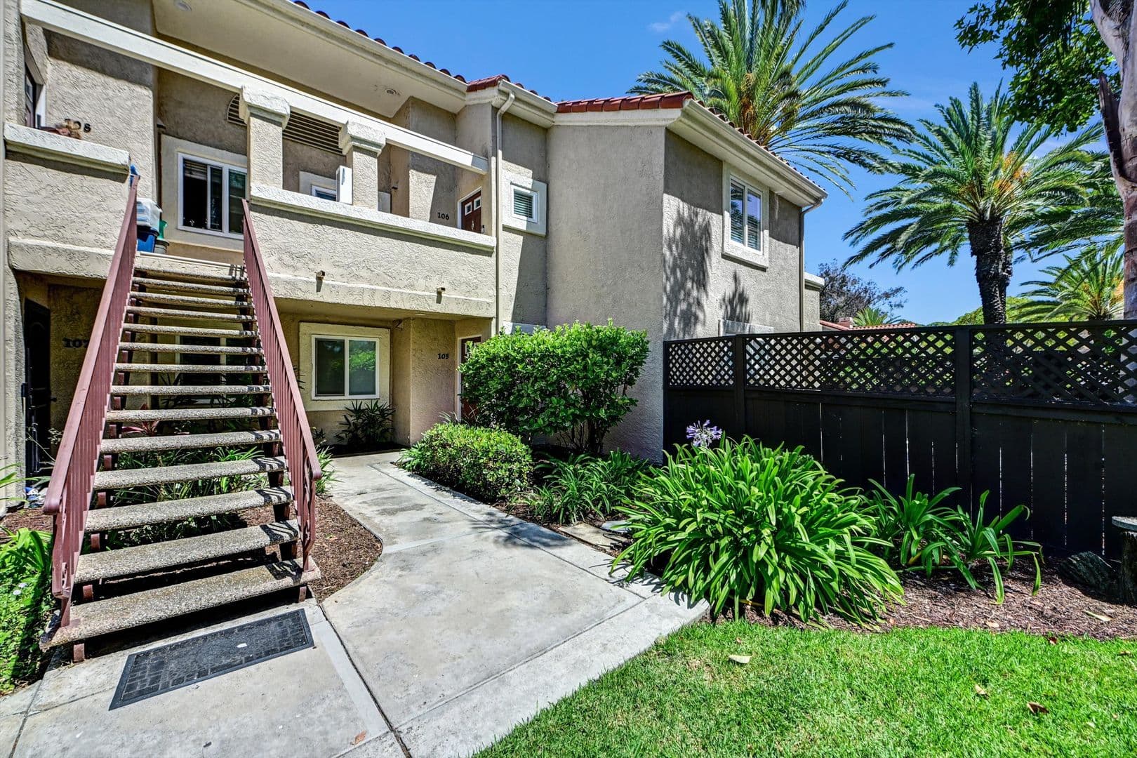 Oceanside Condo: 100 Sea Cliff Way #106