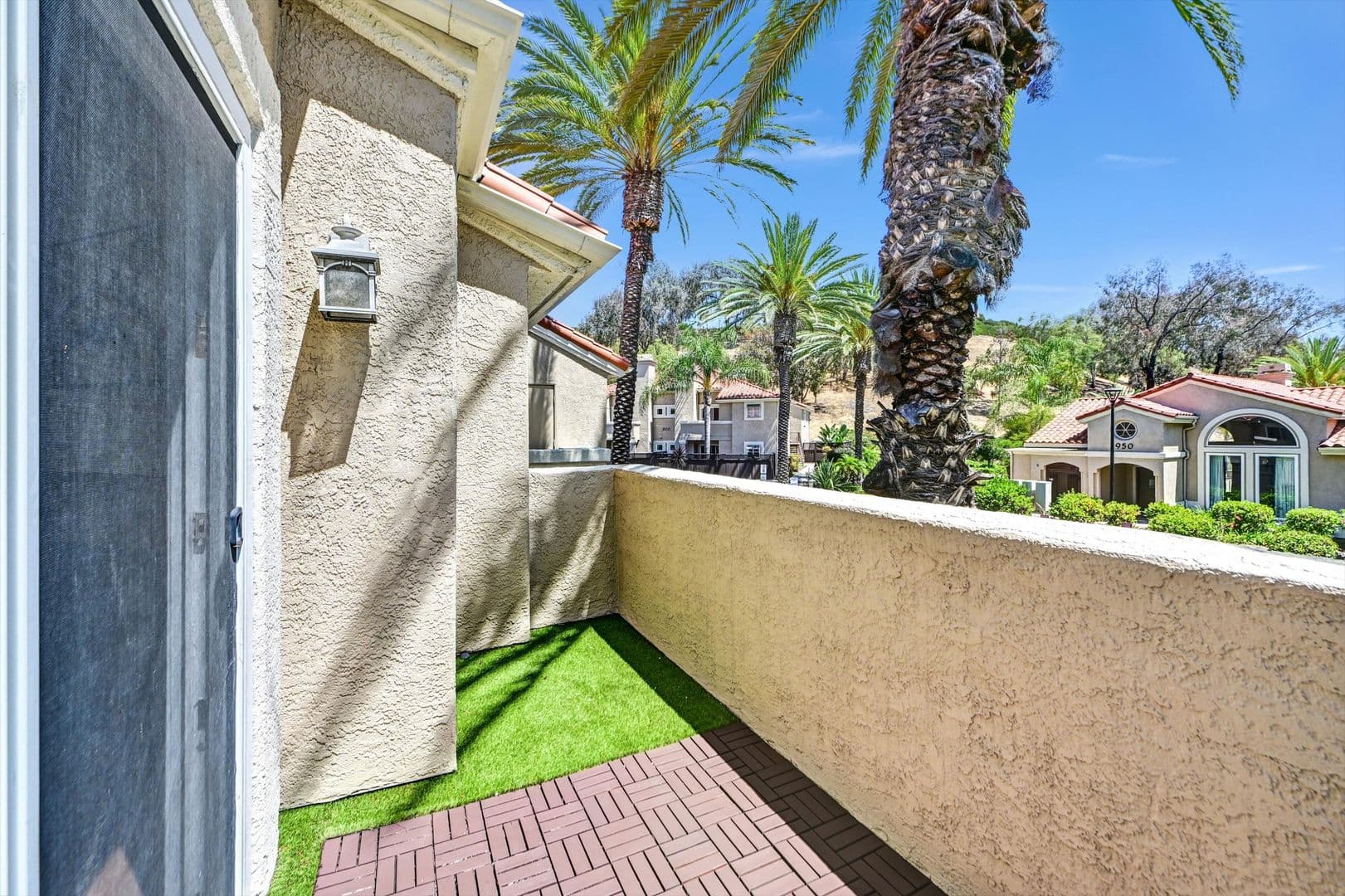 Oceanside Condo: 100 Sea Cliff Way #106