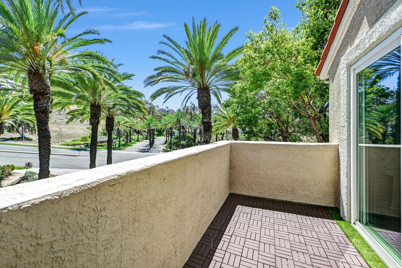 Oceanside Condo: 100 Sea Cliff Way #106