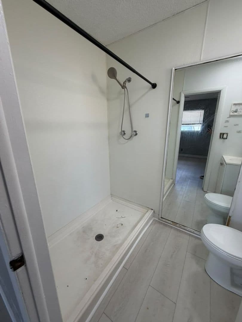 Hallandale Apartment: 401-407 NW 2nd St