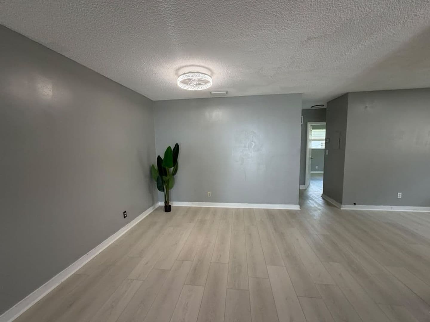 Hallandale Apartment: 401-407 NW 2nd St