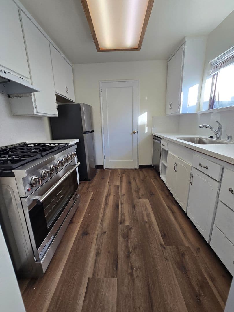 Berkeley Apartment: 1311 Curtis Street