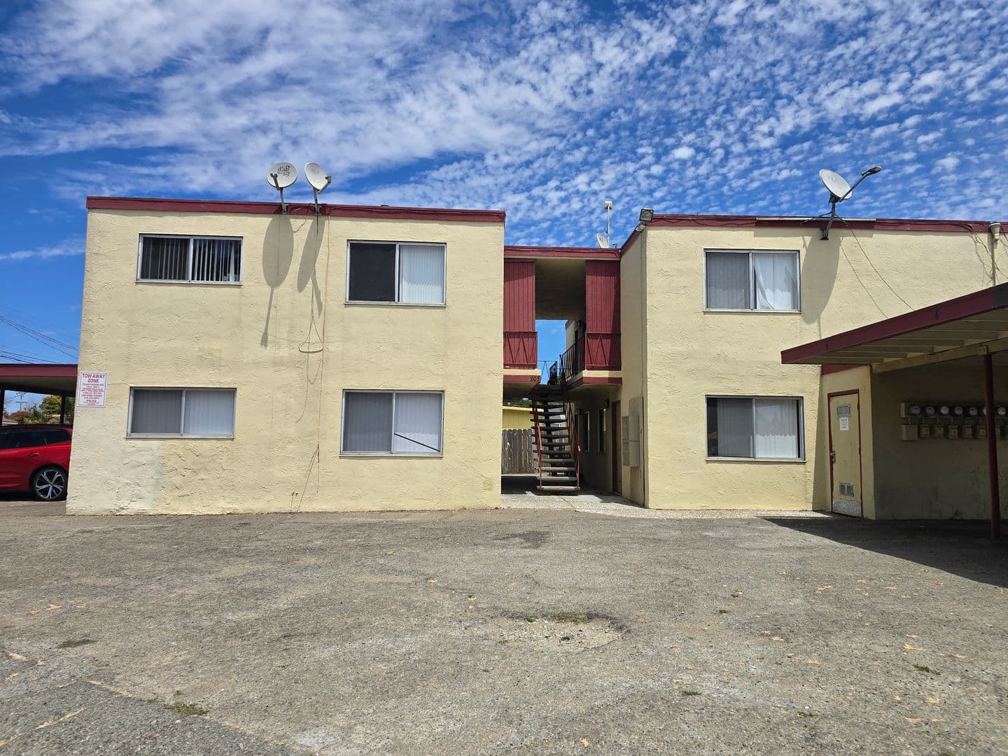San Pablo Apartment: 1205 Broadway Ave