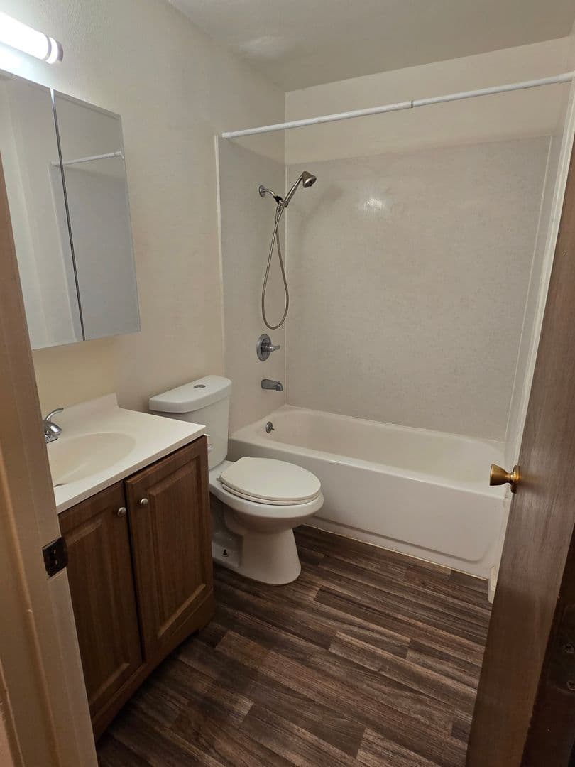 Vallejo Apartment: 124 Benson Avenue