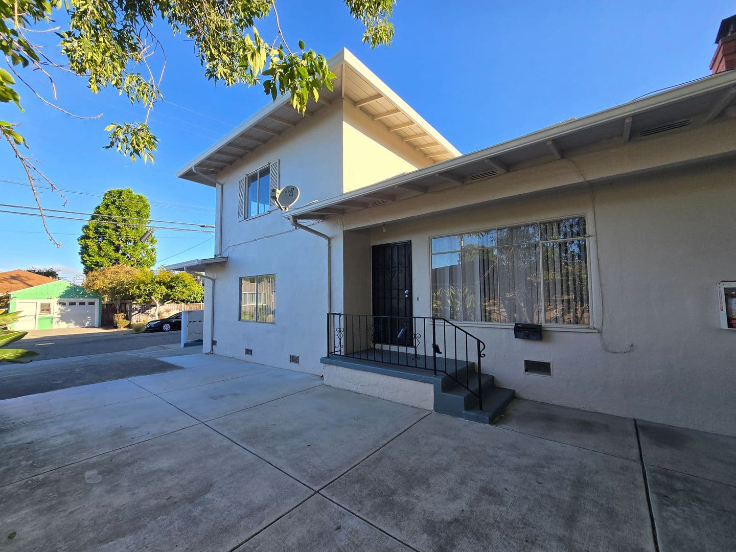 Berkeley Apartment: 1311 Curtis Street