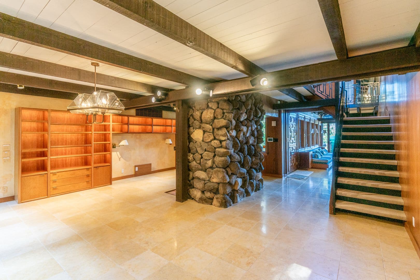 Ross House: 19 Spring Road