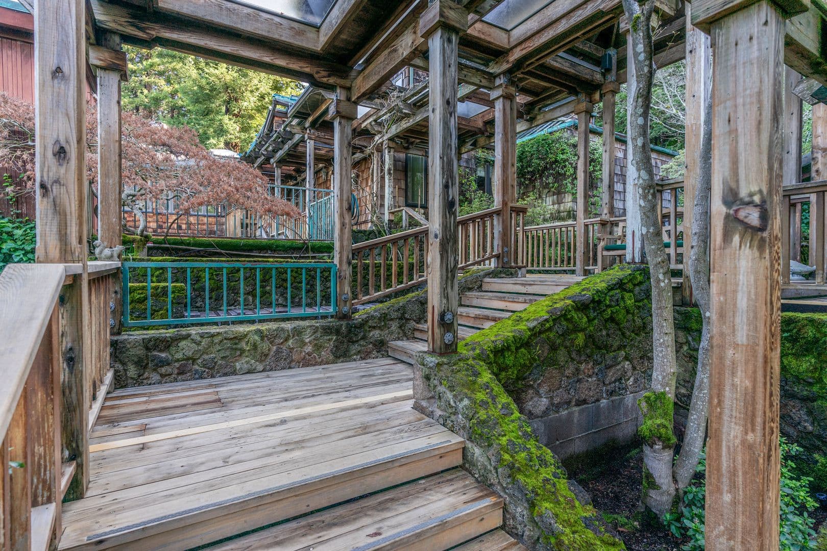 Ross House: 19 Spring Road