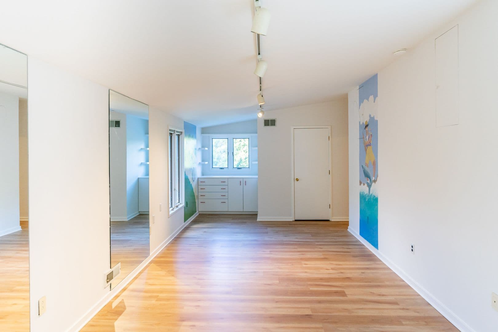 Ross House: 19 Spring Road
