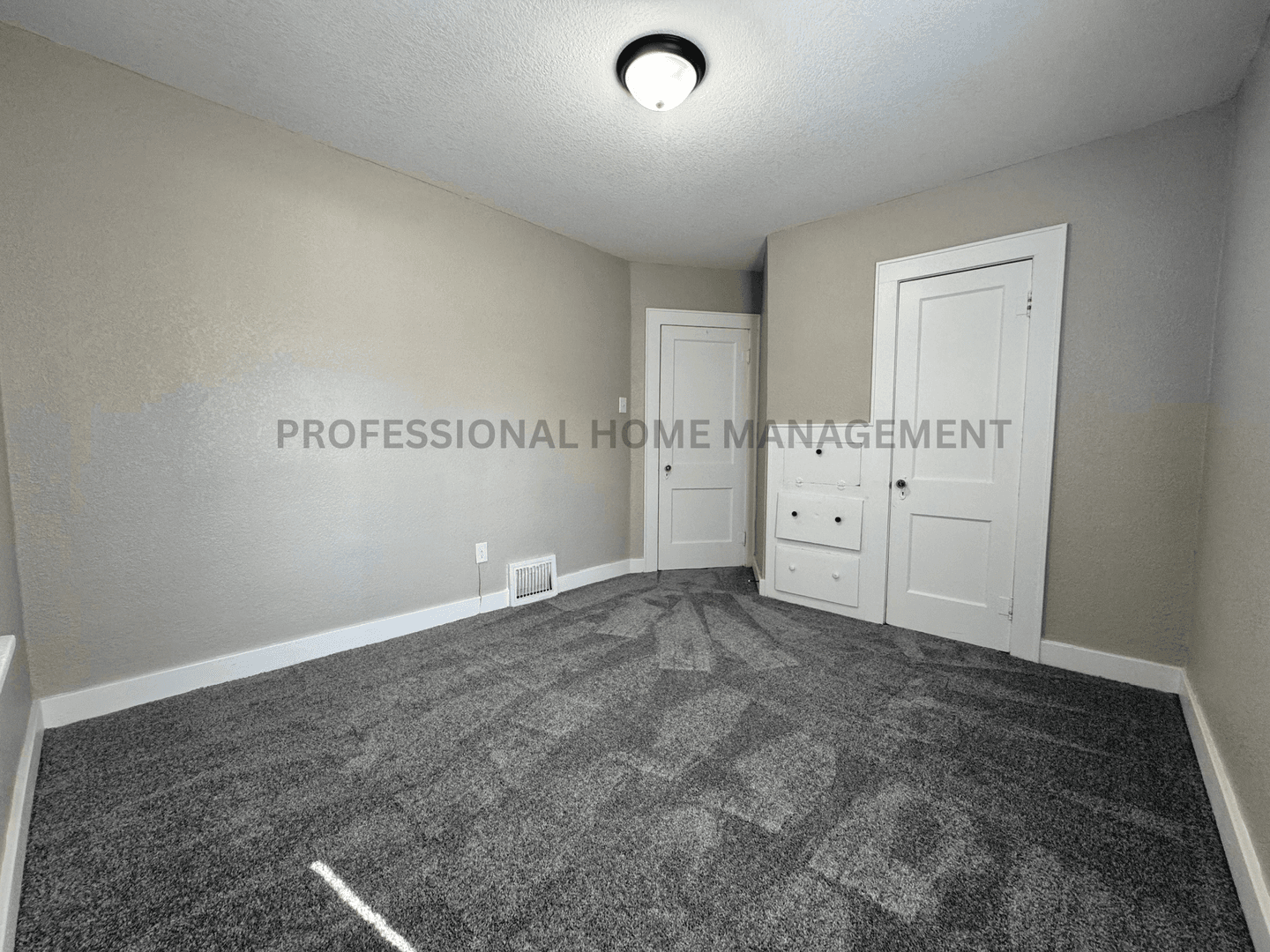Wichita House: 651 S Spruce St