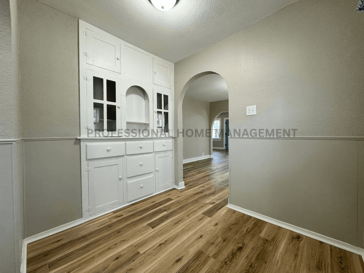 Wichita House: 651 S Spruce St