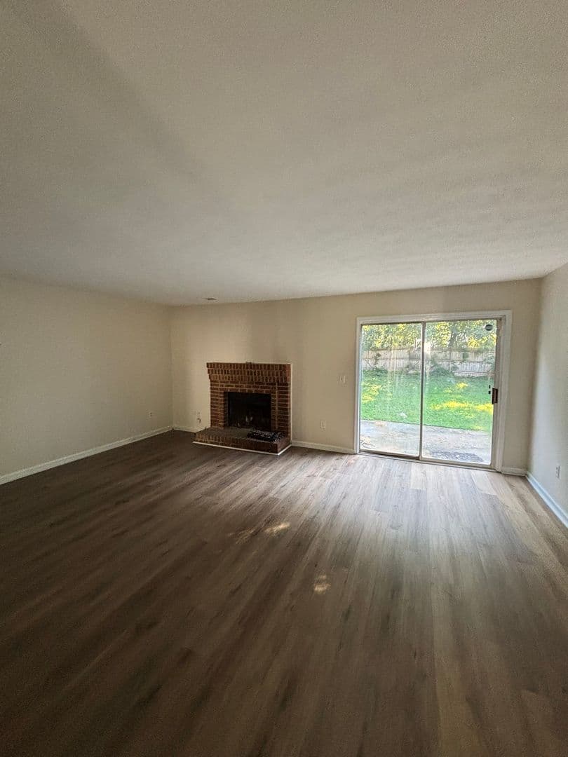 Smyrna Townhome: 1011 Windy Oaks Ct