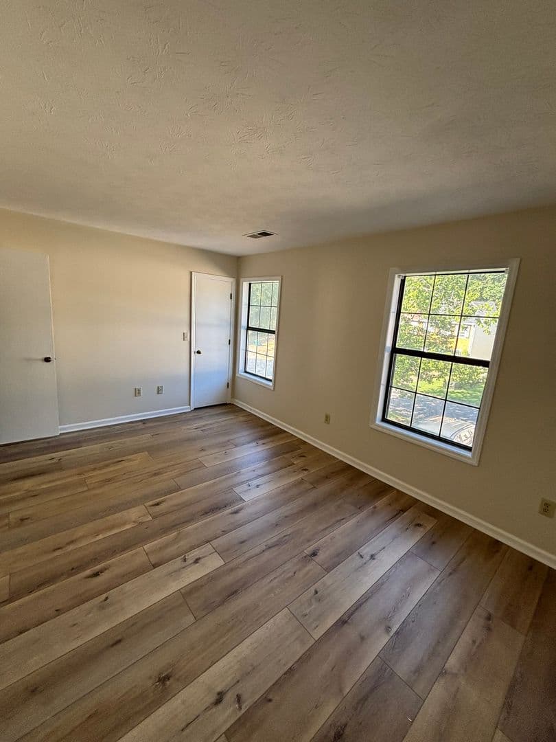 Smyrna Townhome: 1011 Windy Oaks Ct