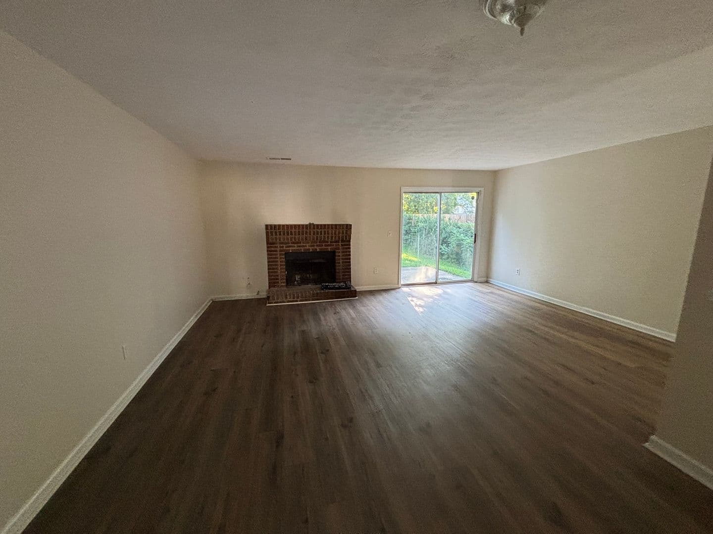 Smyrna Townhome: 1011 Windy Oaks Ct