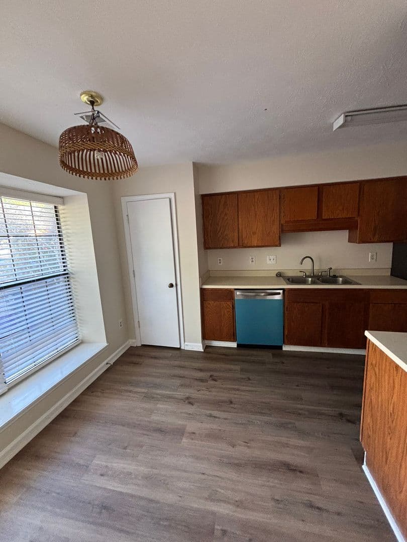Smyrna Townhome: 1011 Windy Oaks Ct