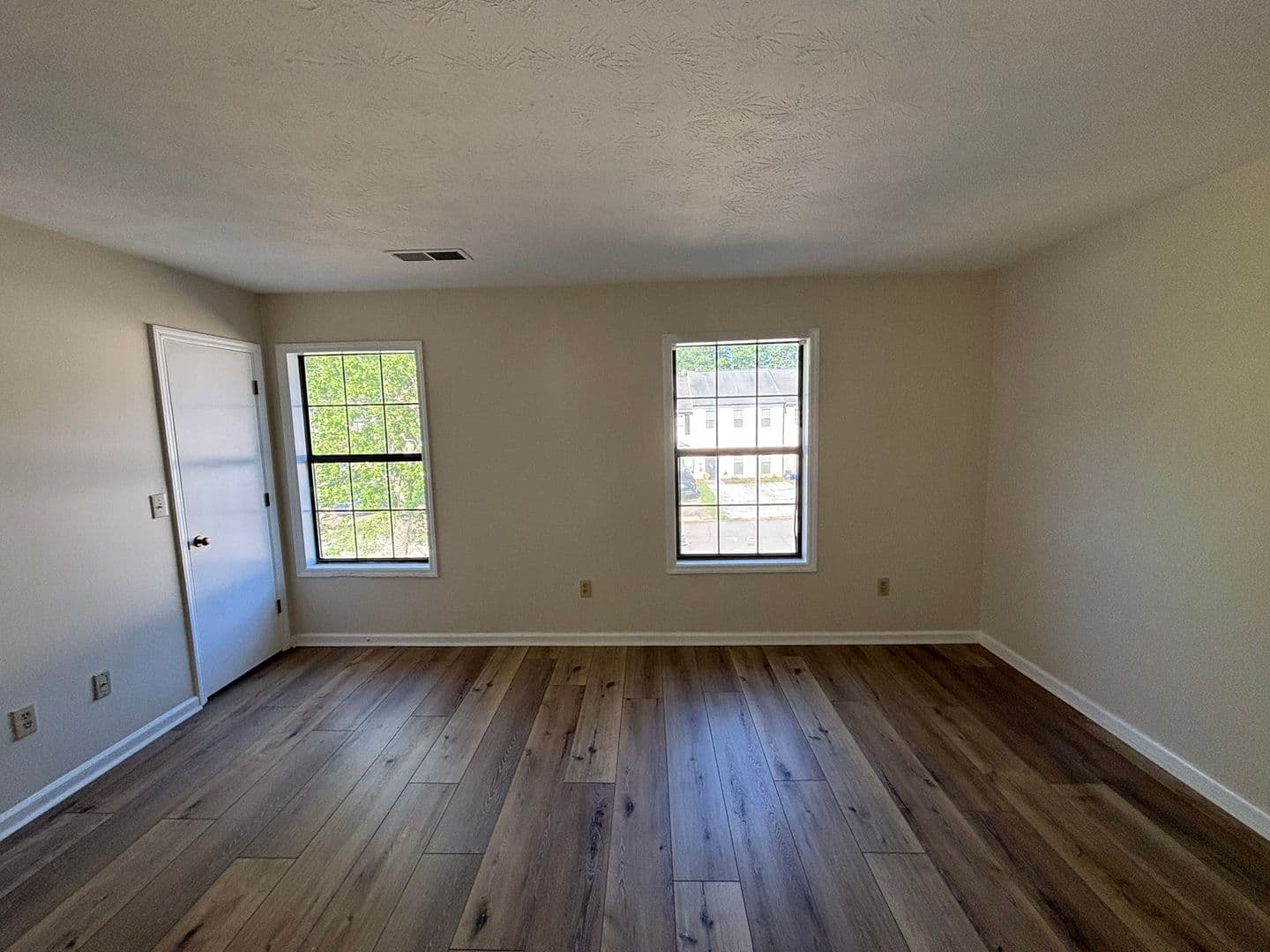 Smyrna Townhome: 1011 Windy Oaks Ct