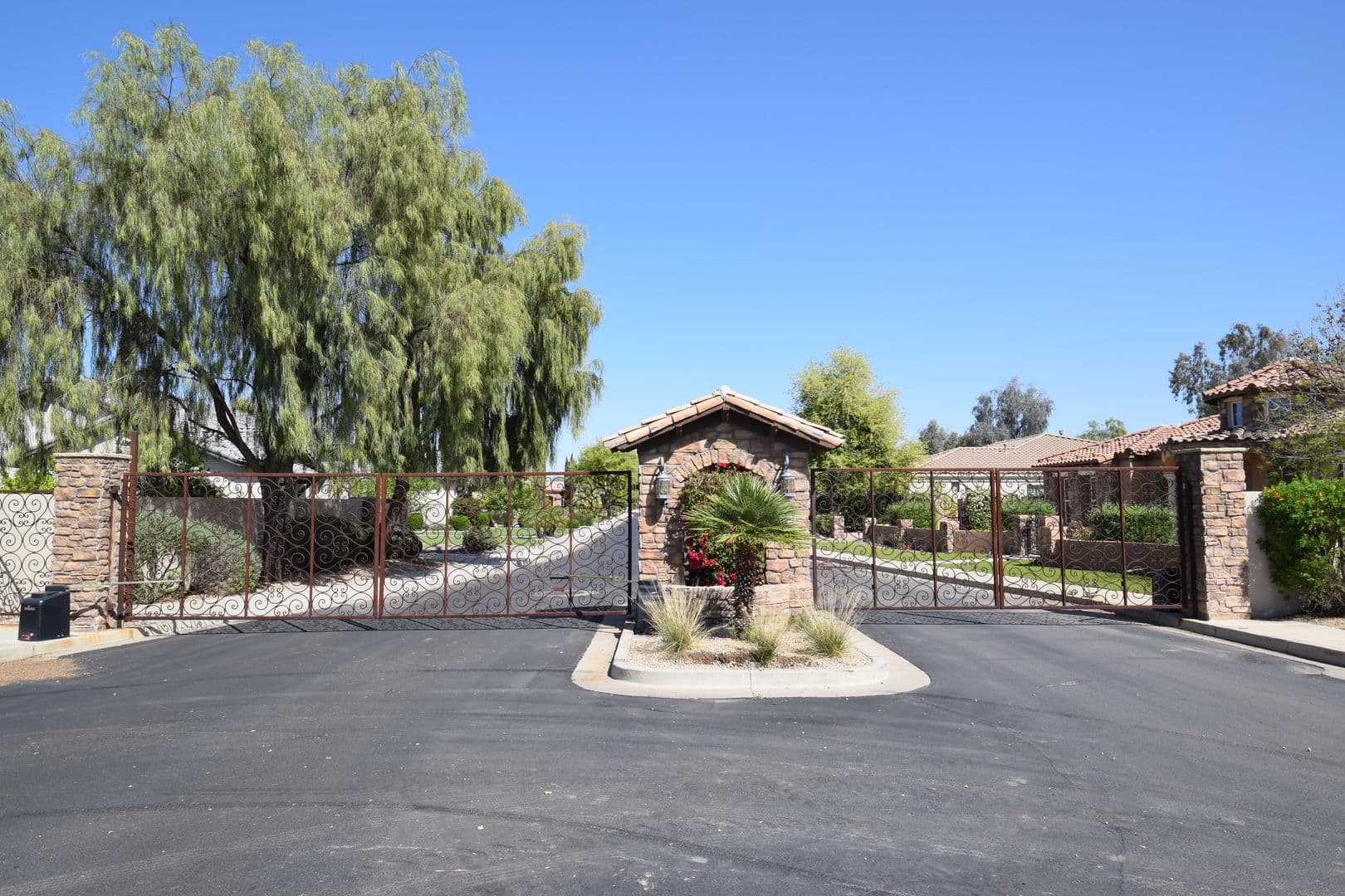 Chandler House: 2192  E Coconino Pl