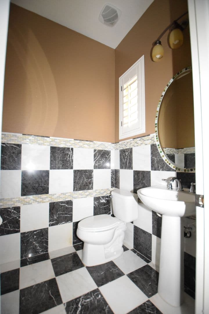 Chandler House: 2192  E Coconino Pl