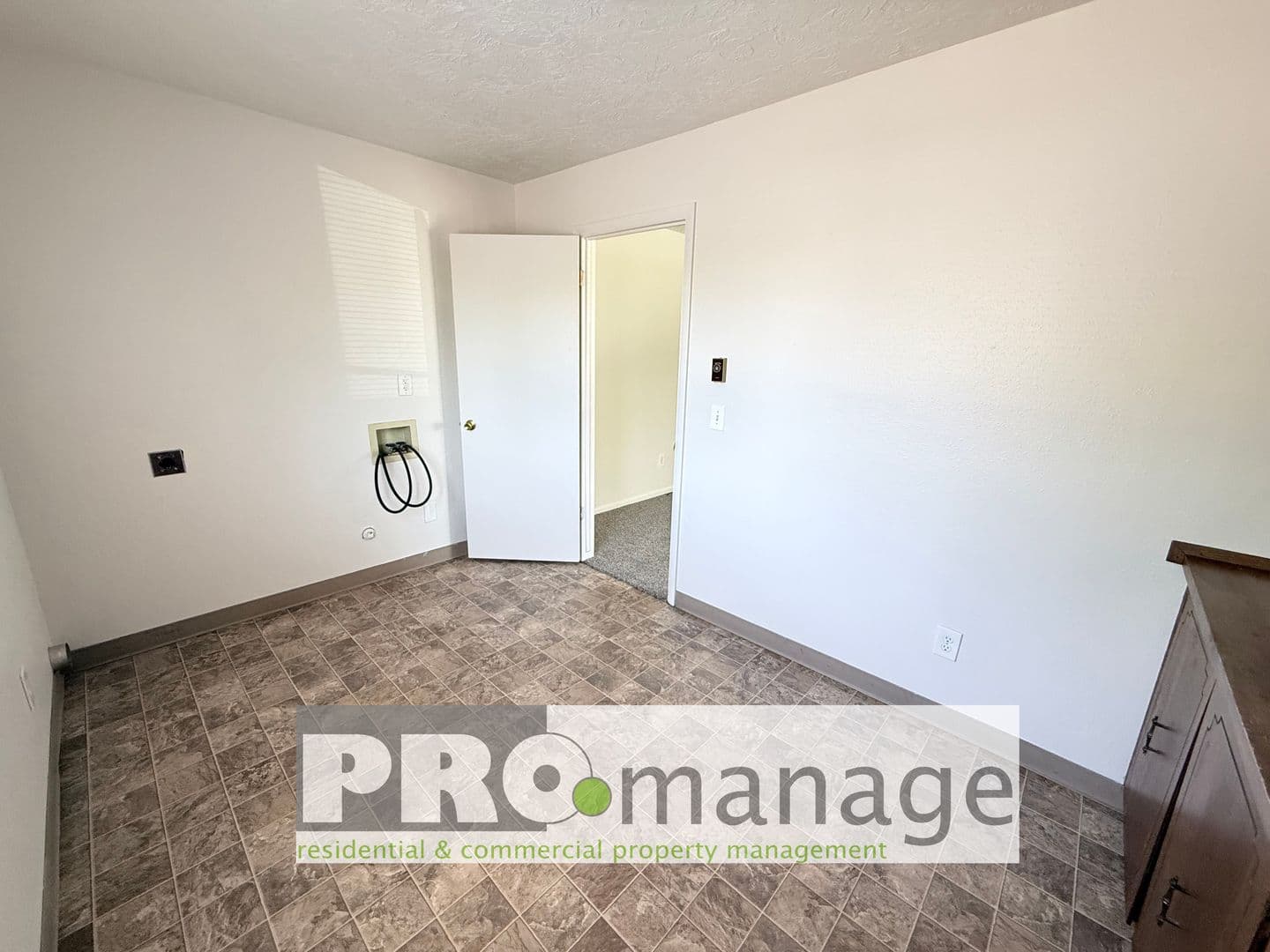 Idaho Falls Apartment: 588 L St.