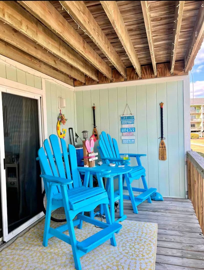 Surf City House: 918 N New River Dr