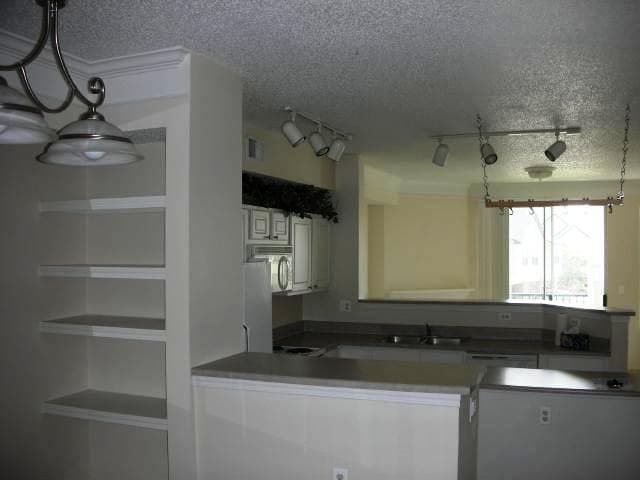 Superior House: 1644 Egret Way