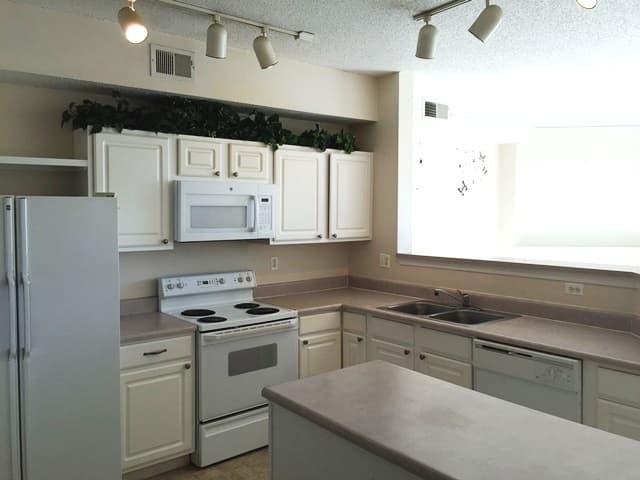 Superior House: 1644 Egret Way
