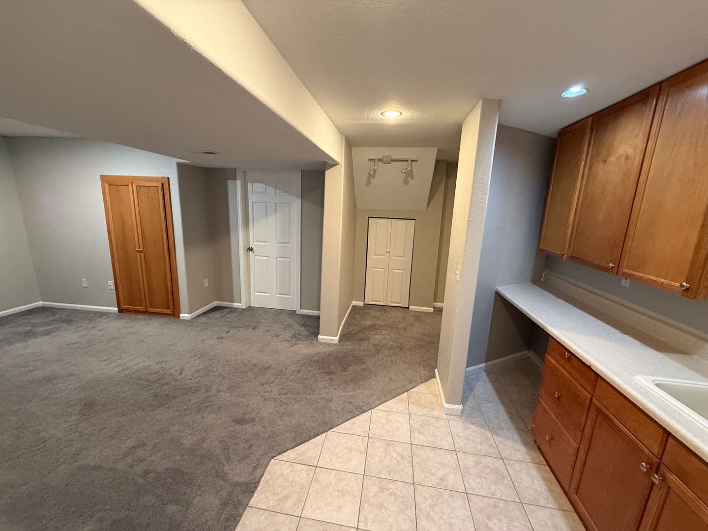 Superior House: 2002 Grayden Ct