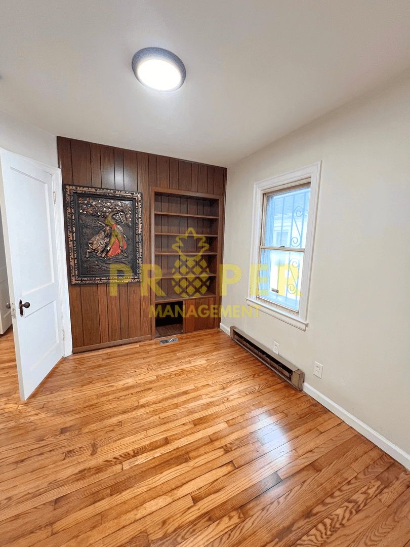 Dayton House: 231 Shoop Ave