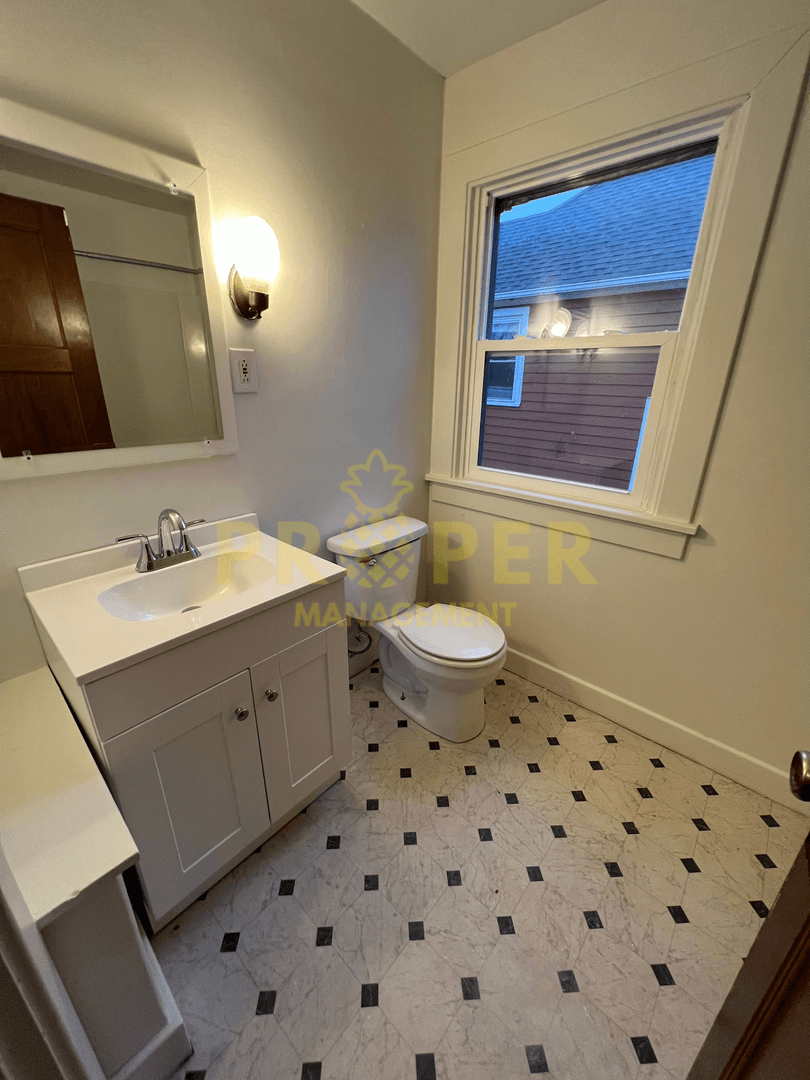 Dayton House: 121 Marson Dr