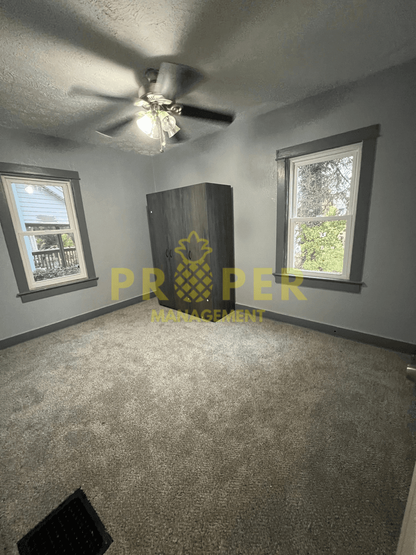 Dayton House: 424 Shoop Ave